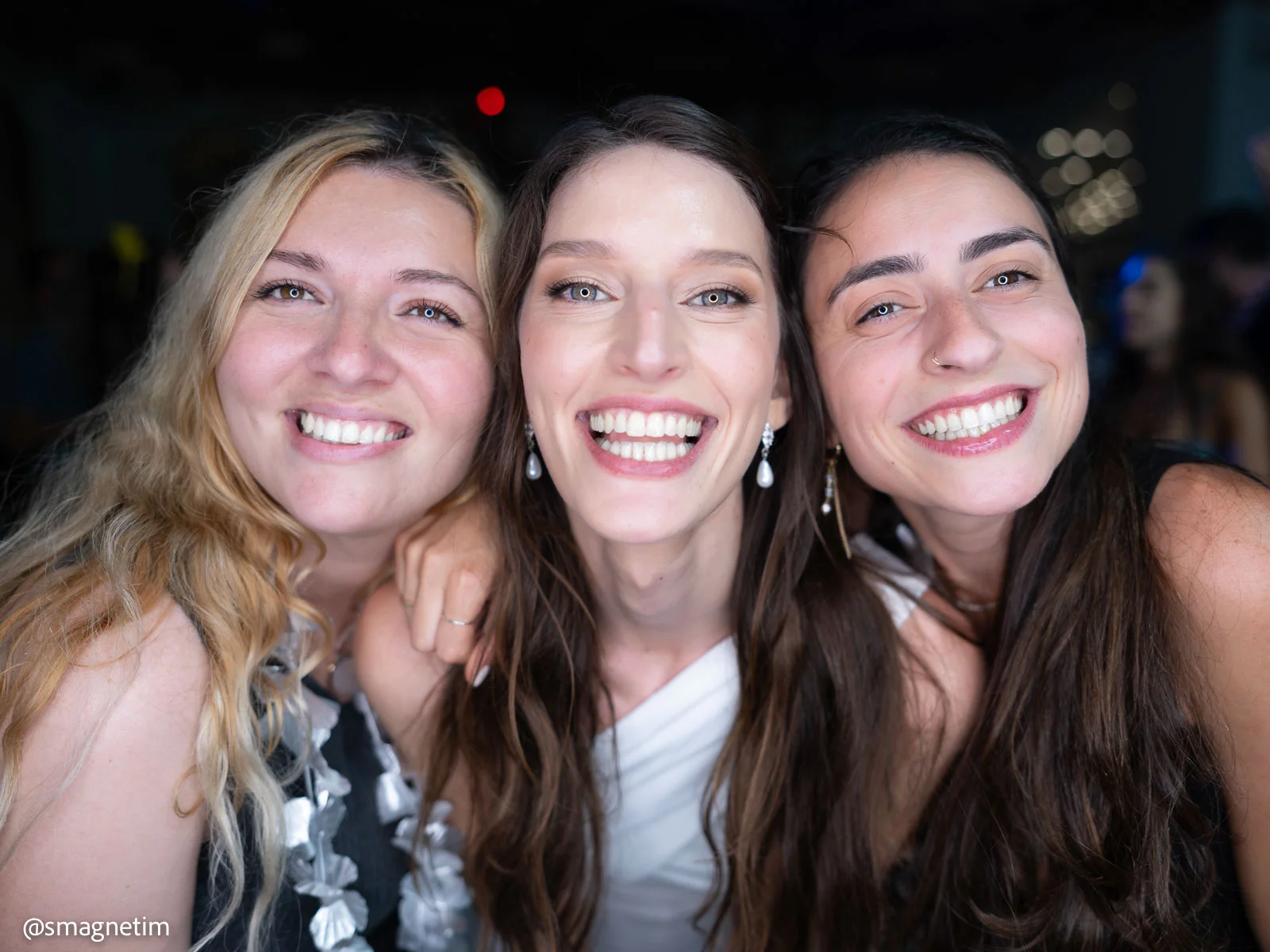 צילום מגנטים ברינג לייט - חיוך גדול