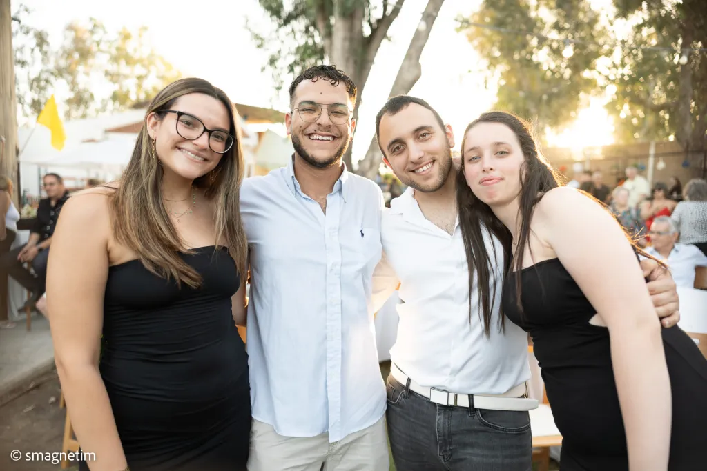 מגנטים לאירוע קטן – רגע של שמחה משותפת